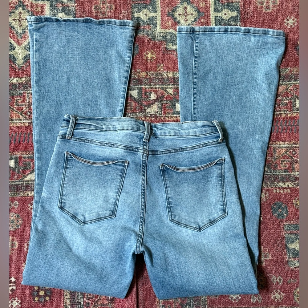 SIMPLE SOCIETY Flare Jeans. Size 9/29 - Picture 4 of 6
